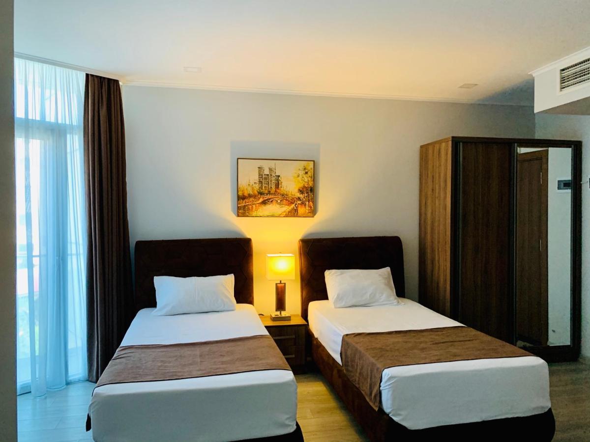 Hotel Tsereteli Palace บาทูมิ ภายนอก รูปภาพ
